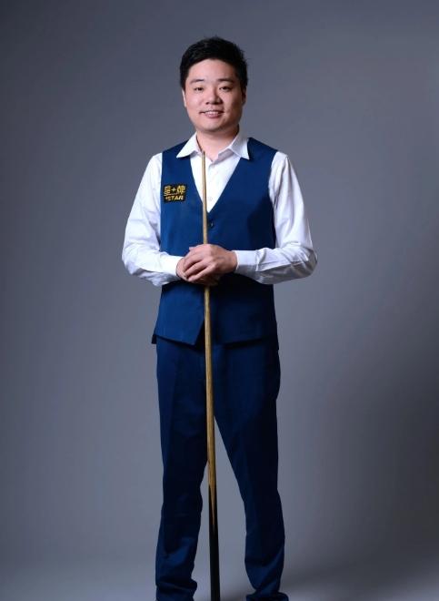 爱德华兹半场12分4失误，兰德尔10中5拿到14分