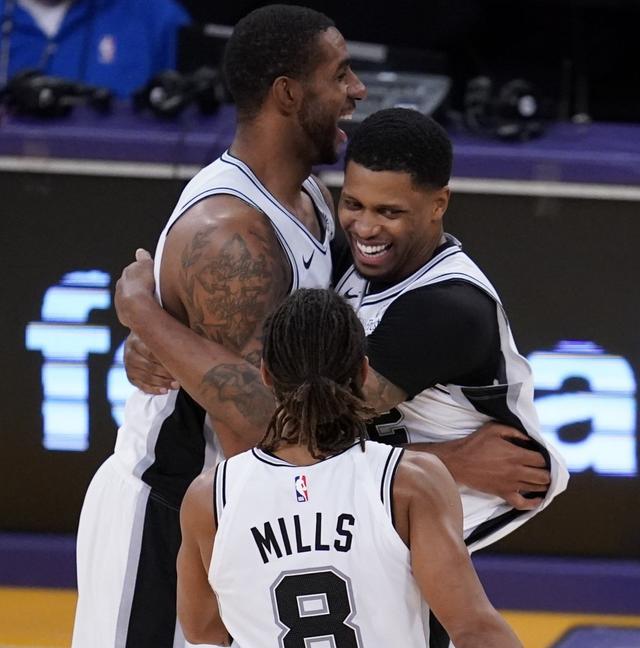 也是对球员 也是对球员