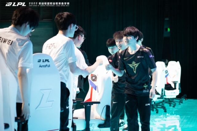 亮眼成绩单 亮眼成绩单